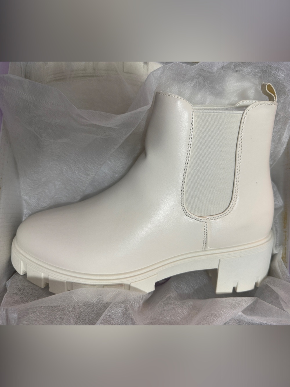 TOP Moda Cream Chelsea Lug Sole Ankle Boots